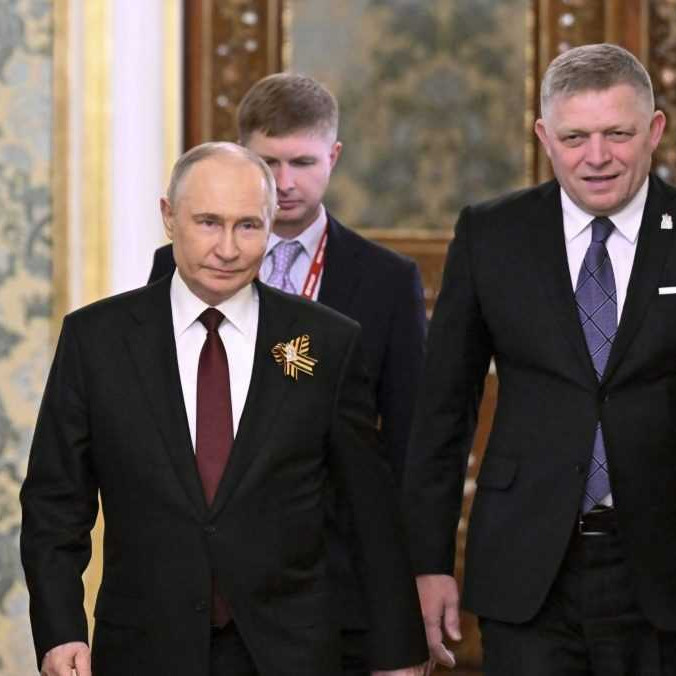 Ruský prezident Vladimir Putin (vľavo) a premiér SR Robert Fico.