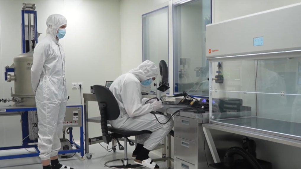 Kozmický cleanroom v Košiciach.
