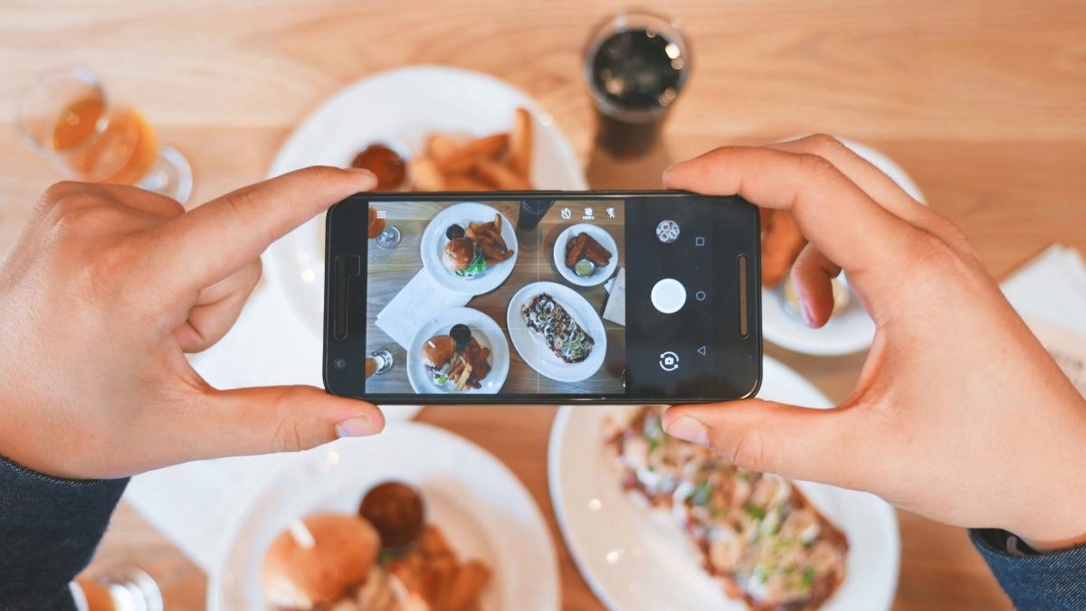 Fotka jedla pred&aacute;va viac než v&yacute;klad re&scaron;taur&aacute;cie: Food bloger pribl&iacute;žil, ako soci&aacute;lne siete ovplyvňuj&uacute; slovensk&eacute; gastro