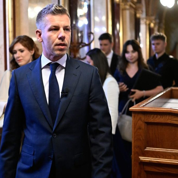 Na snímke Péter Magyar.