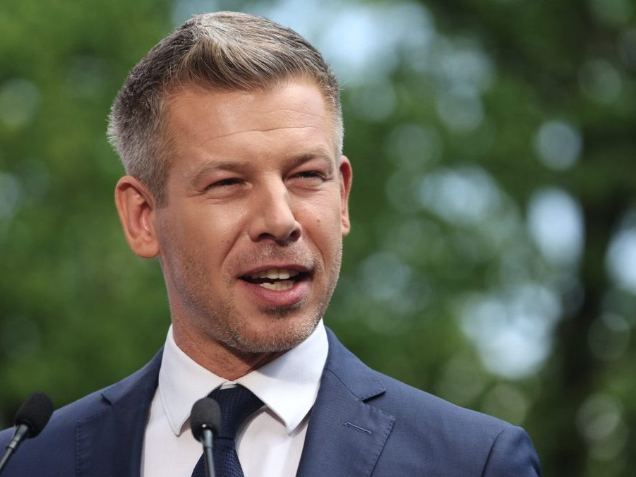 Na snímke Péter Magyar.