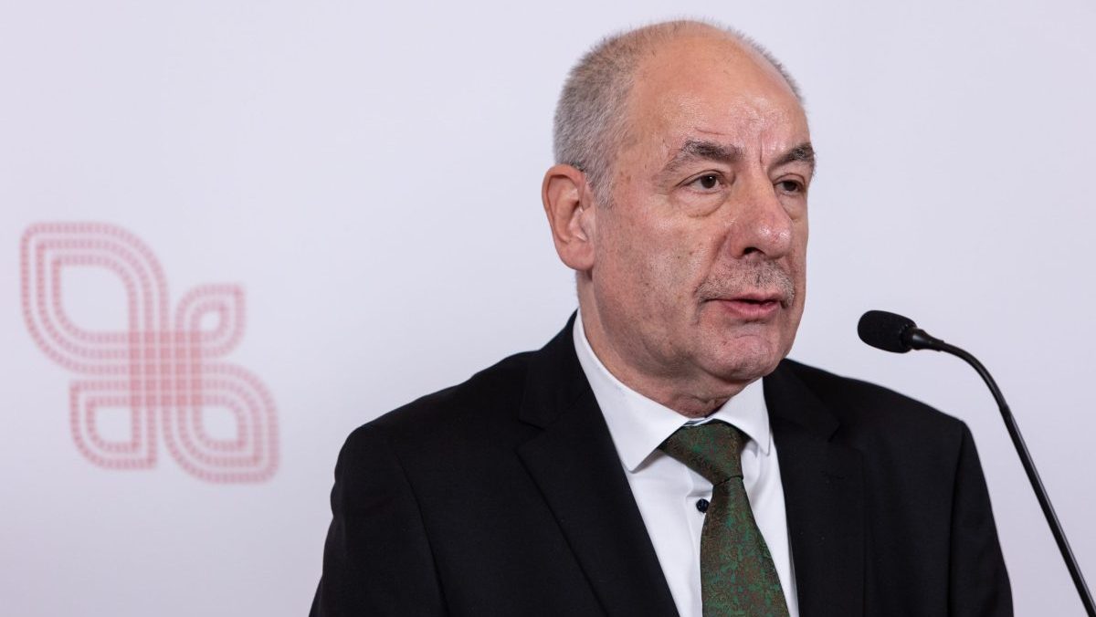 Maďarsk&yacute; prezident podp&iacute;sal novelu &uacute;stavy obmedzuj&uacute;cu funkčn&eacute; obdobie premi&eacute;ra na osem rokov