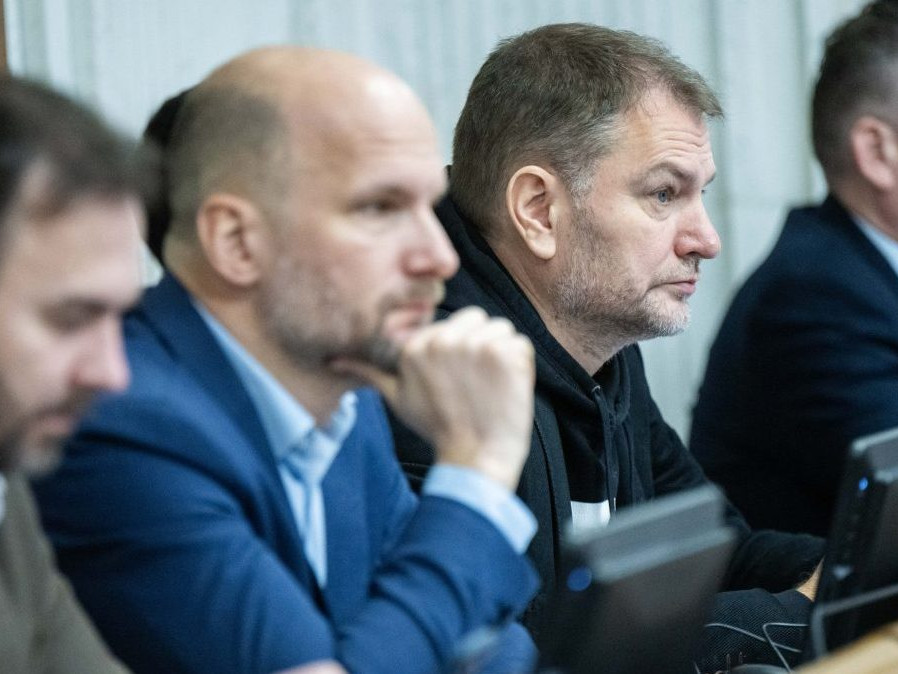 Na snímke poslanci NRSR zľava Michal Šipoš, Gábor Grendel, Igor Matovič a Roman Mikulec (Slovensko).