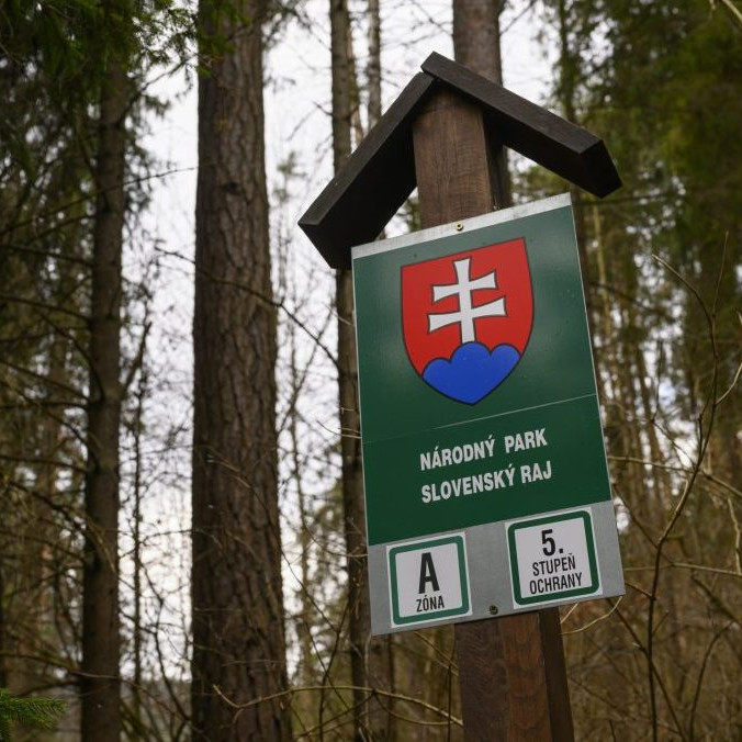 Na snímke tabuľa v rokline Suchá Belá v Slovenskom raji.