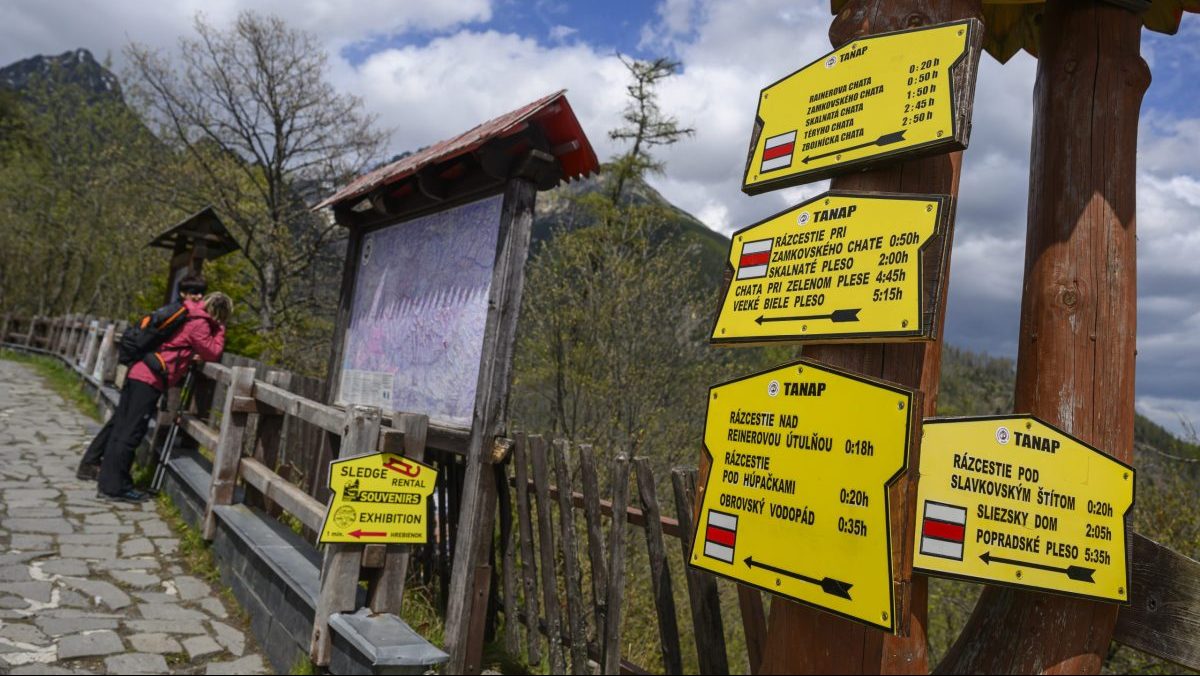 Turistick&eacute; chodn&iacute;ky v Tatr&aacute;ch s&uacute; otvoren&eacute;, cez niektor&eacute; trasy sa v&scaron;ak st&aacute;le nedostanete