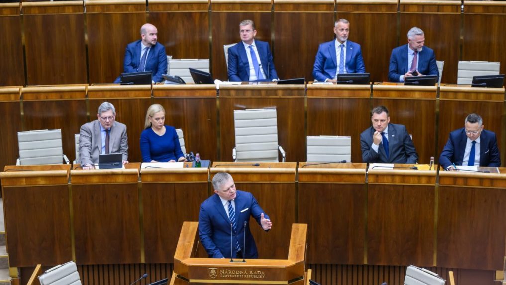 Poslanci Národnej rady SR.
