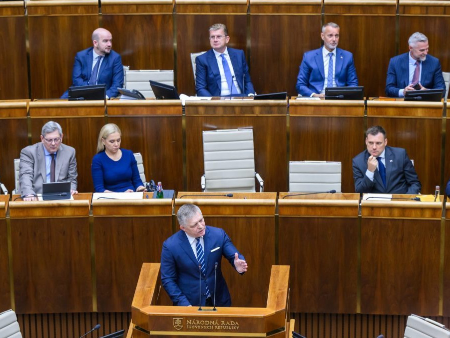 Poslanci Národnej rady SR.