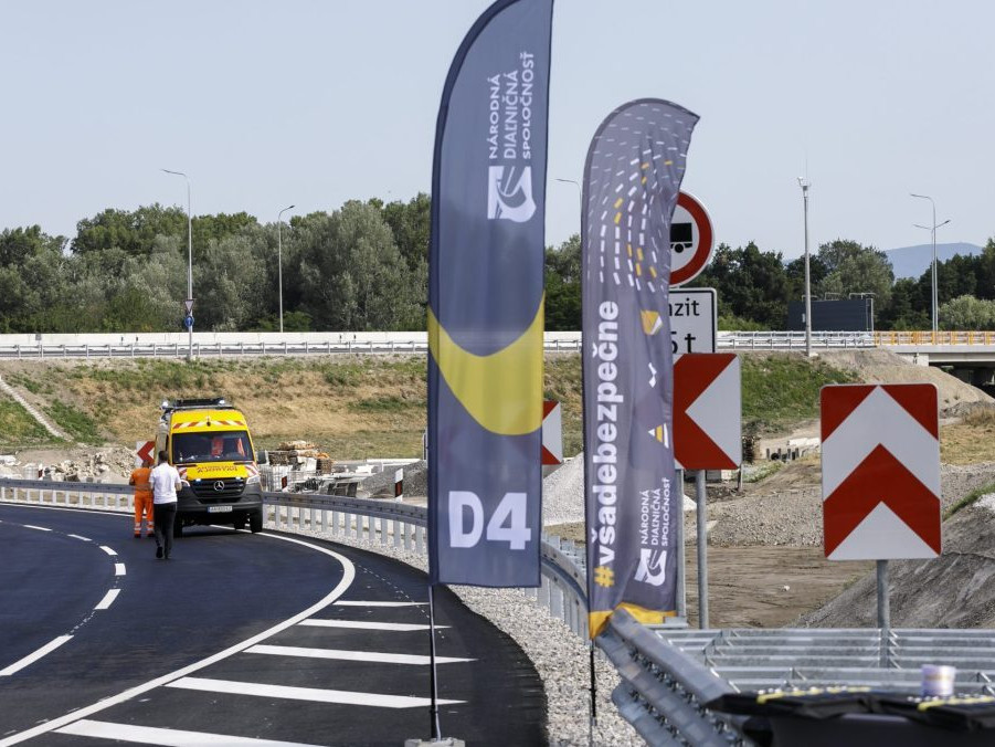 Slávnostné otvorenie úseku D1 Bratislava – Triblavina.