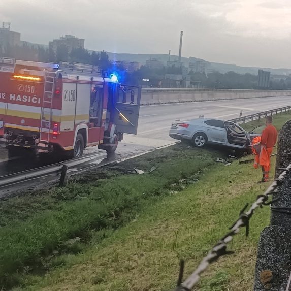 Dopravná nehoda na D1 pri Liptovskom Mikuláši.