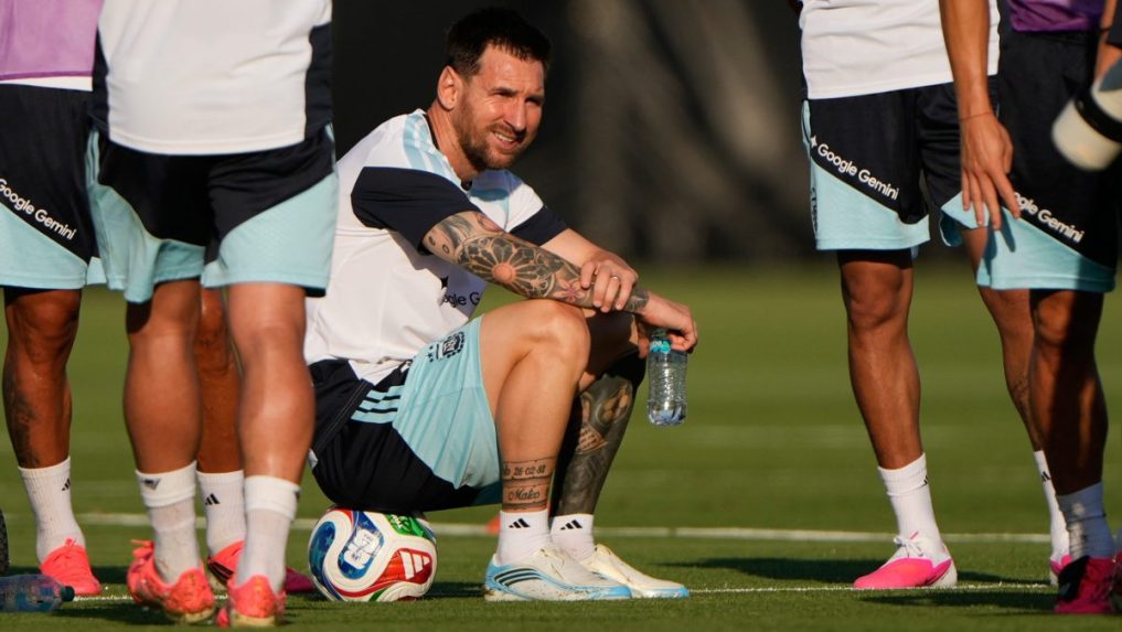 Lionel Messi odohr&aacute; svoj &scaron;iesty svetov&yacute; &scaron;ampion&aacute;t.