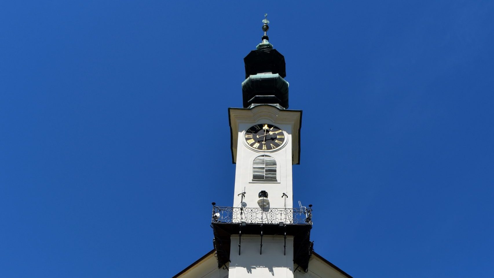 Radnicu v Banskej &Scaron;tiavnici op&auml;ť zdob&iacute; ukazovateľ mesačn&yacute;ch f&aacute;z, v r&aacute;mci Slovenska ide o unik&aacute;t