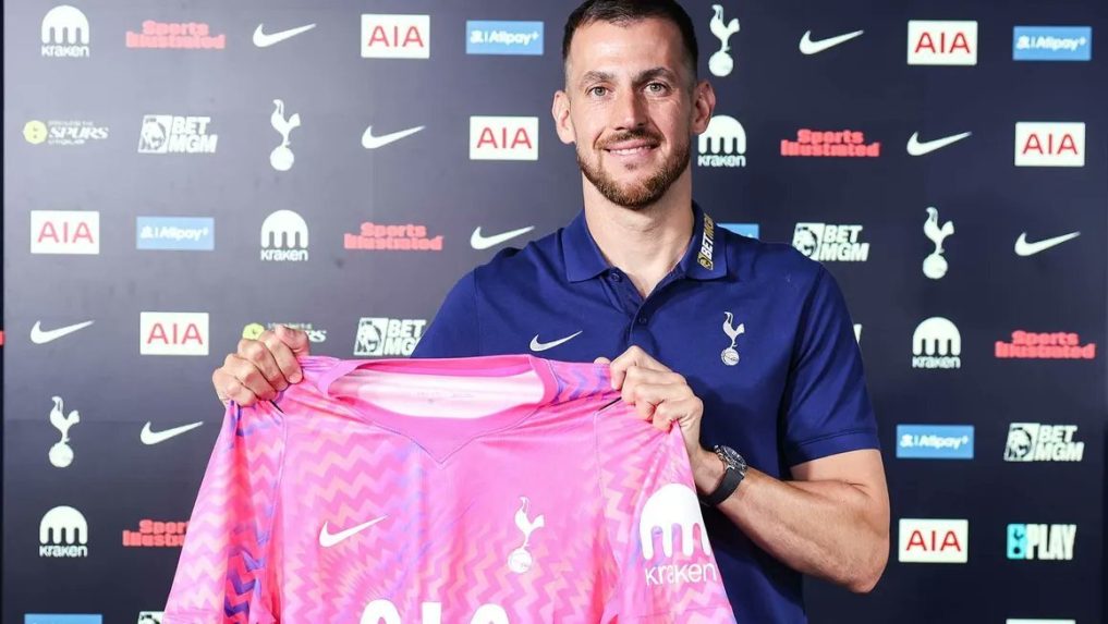 Martin D&uacute;bravka mieri do Tottenhamu.