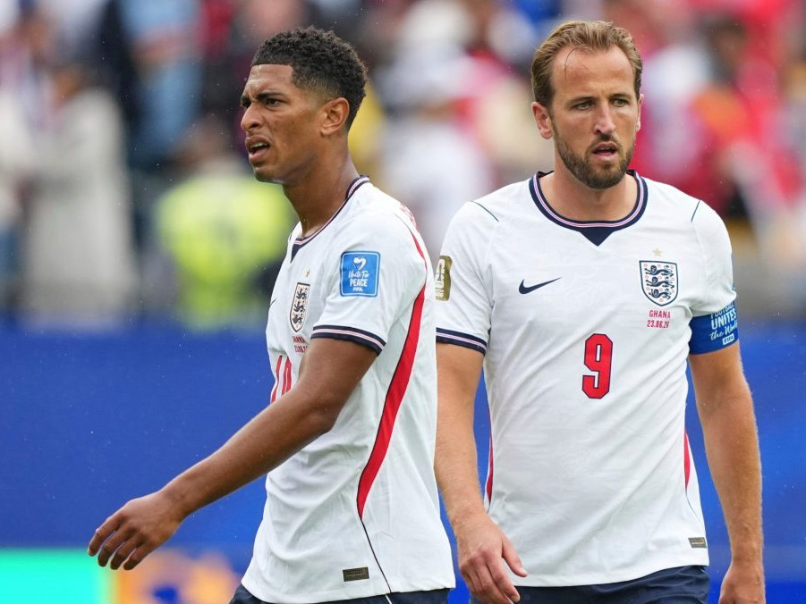 Angličania Jude Bellingham a Harry Kane.