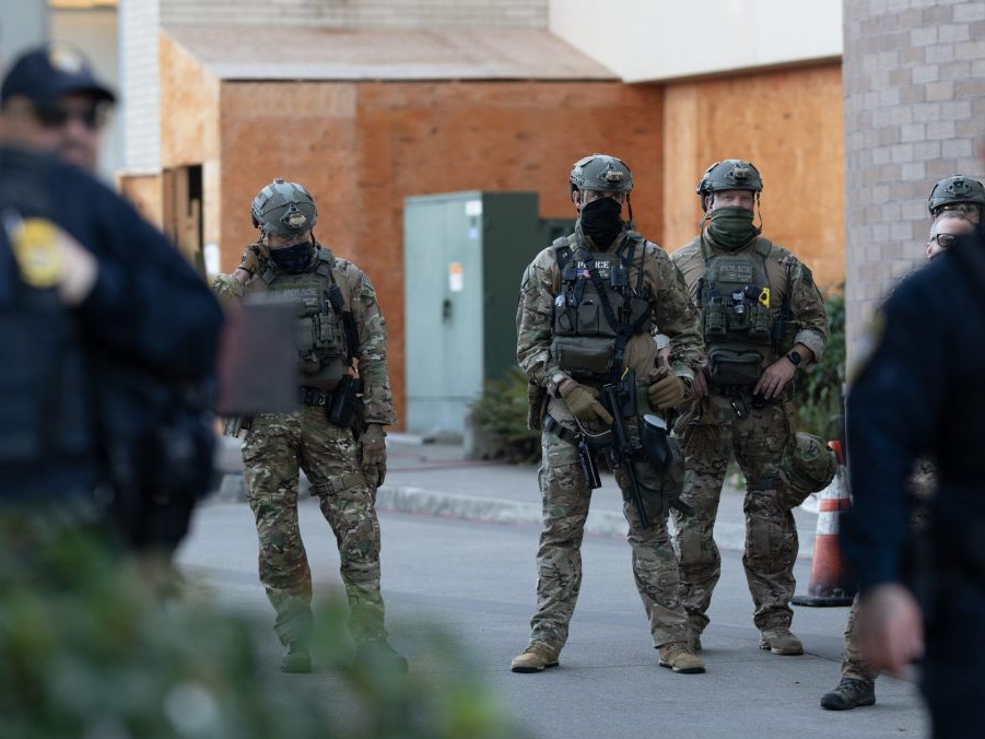 Agenti Imigračného a colného úradu (ICE) v Portlande.