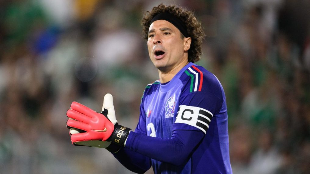 Mexický brankár Guillermo Ochoa.