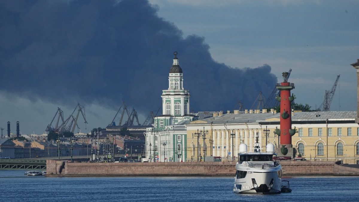 Ukrajina poslala na Rusko stovky dronov, niektor&eacute; zasiahli aj ciele v Petrohrade počas konania ekonomick&eacute;ho f&oacute;ra