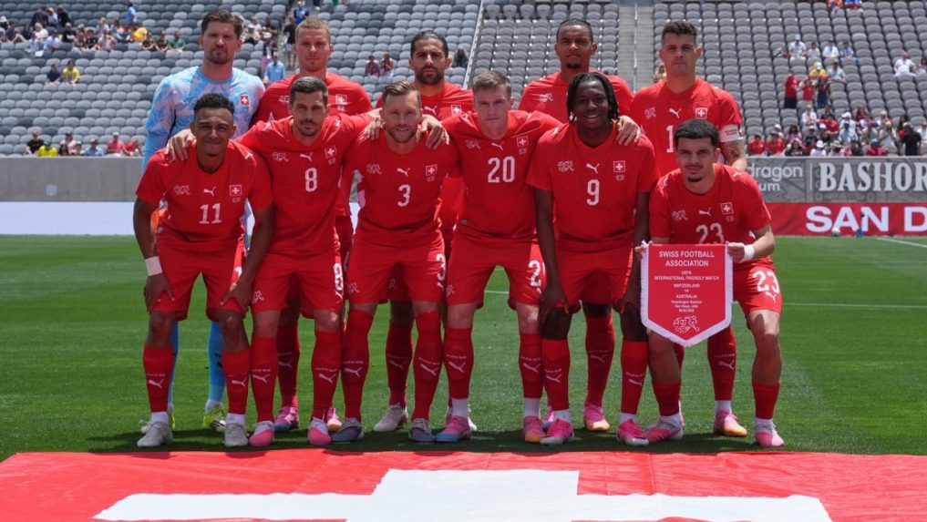 Futbalisti Švajčiarska pózujú pred prípravným duelom pred MS vo futbale 2026.
