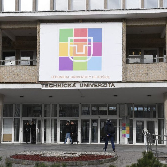 Na ilustračnej snímke budova košickej technickej univerzity.