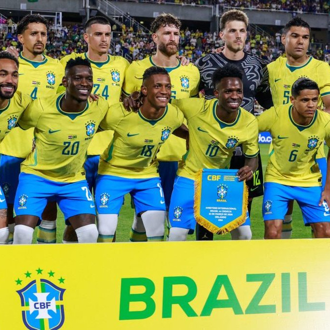 Futbalisti Brazílie pózujú pred prípravným duelom.