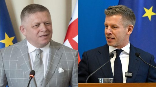 Na snímke Róbert Fico a Péter Magyar.