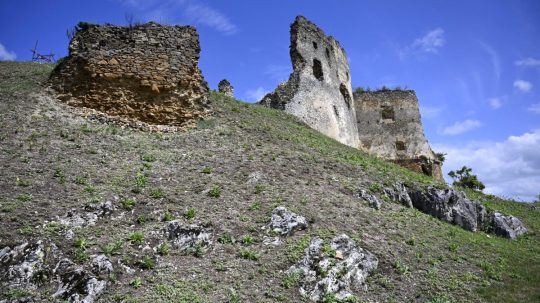 Hrad Čičva nad obcou Sedliská v okrese Vranov nad Topľou.
