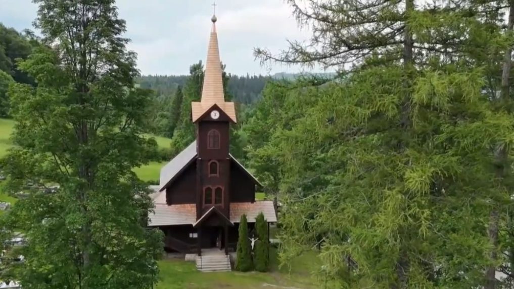 drevený kostolík