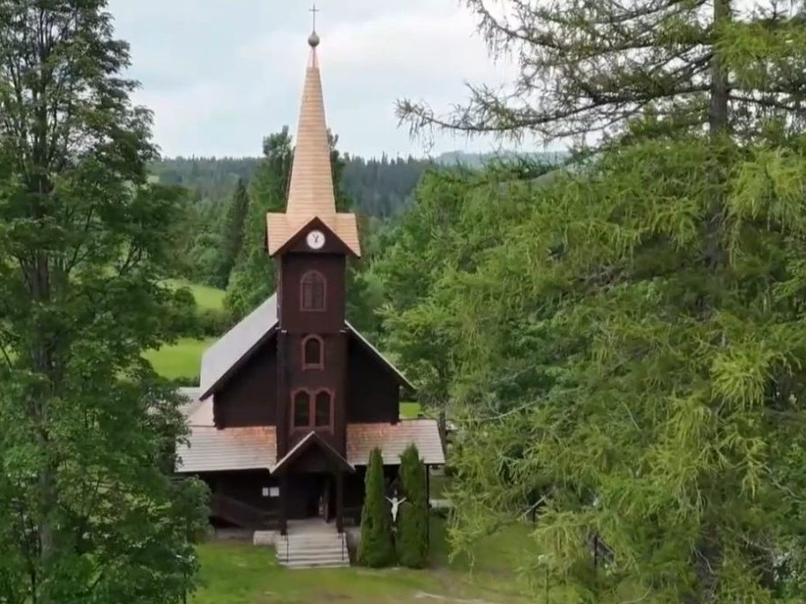 drevený kostolík