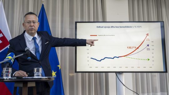Na snímke minister financií Ladislav Kamenický.