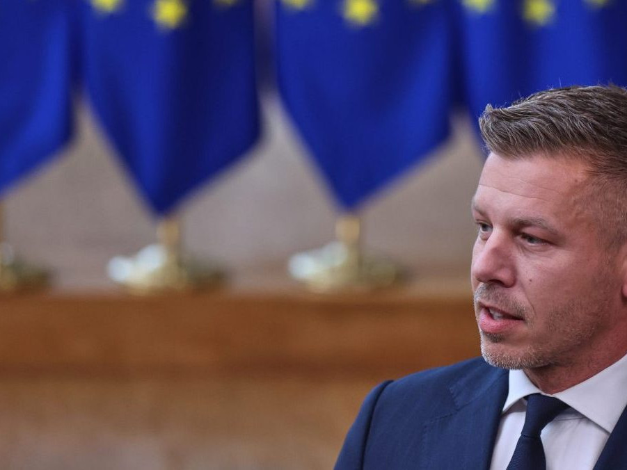 Na snímke Péter Magyar.