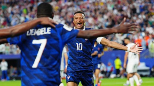 Na snímke Mbappe.