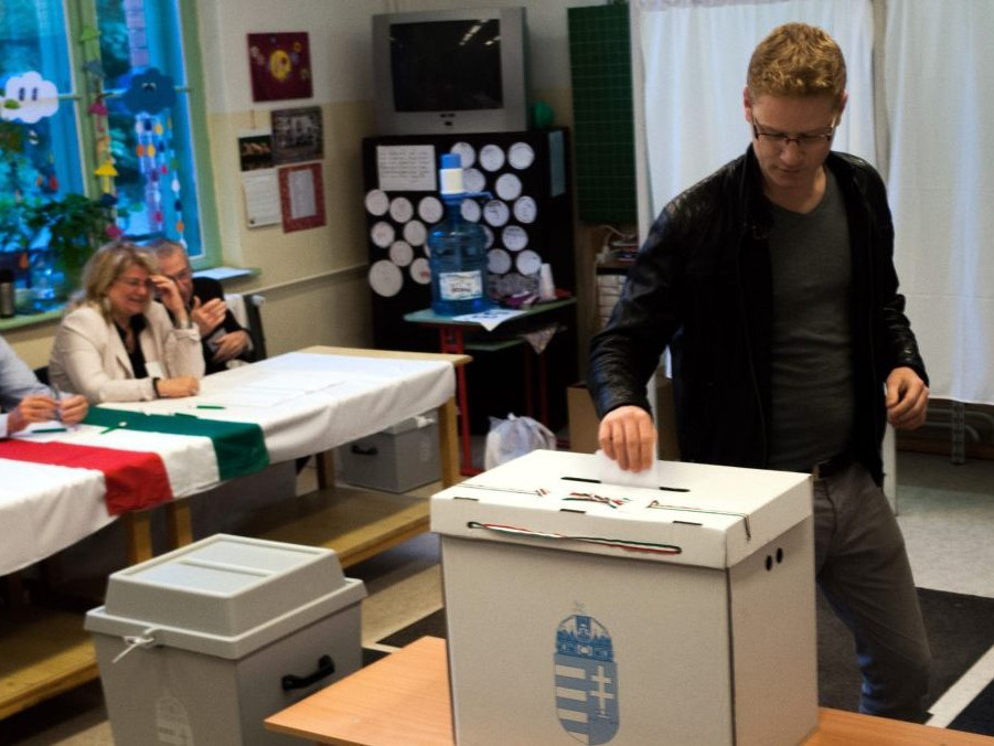 Na archívnej snímke referendum v Maďarsku v roku 2016.