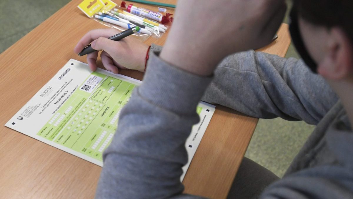 Ako dopadli žiaci v Testovan&iacute; 9? Zverejnen&eacute; v&yacute;sledky odhalili v&auml;č&scaron;ie rozdiely naprieč okresmi