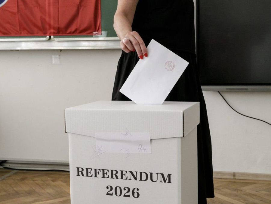 Na Slovensku sa koná v poradí desiate referendum v histórii.
