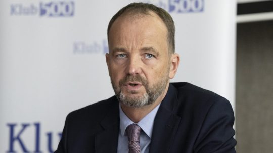 Vláda schválila akčný plán otvoreného vládnutia, podľa Klubu 500 ide o plytvanie peniazmi