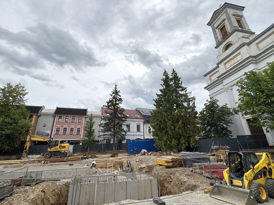 rekonštrukcia námestia v Poprade