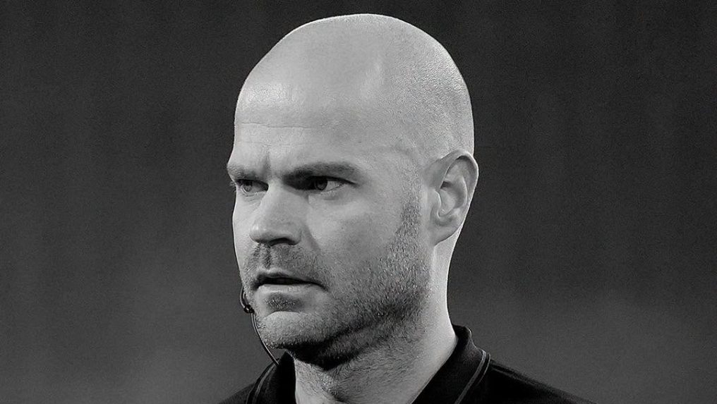 Futbalový rozhodca Rob Dieperink.