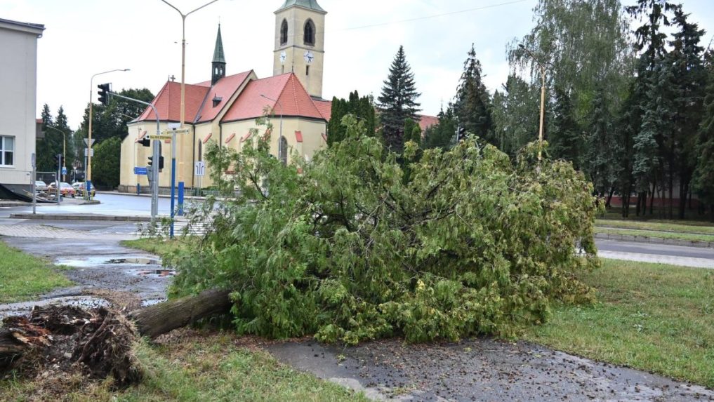 Búrka v meste trvala asi polhodinu.