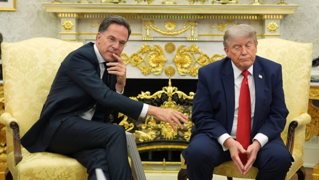 Generálny tajomník NATO Mark Rutte a prezident USA Donald Trump.