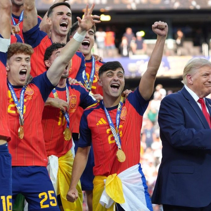 Donald Trump (druhý sprava) a šéf FIFA Gianni Infantino.