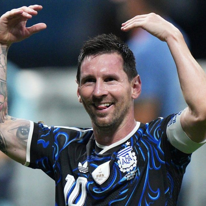 Lionel Messi sa teší z výhry nad Anglickom.