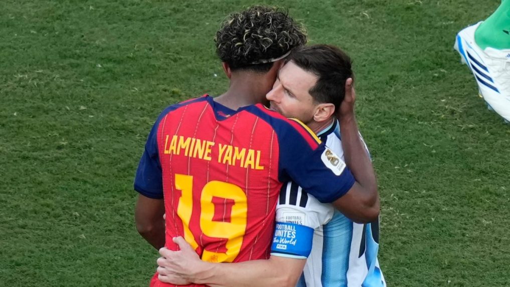 Lionel Messi a Lamine Yamal