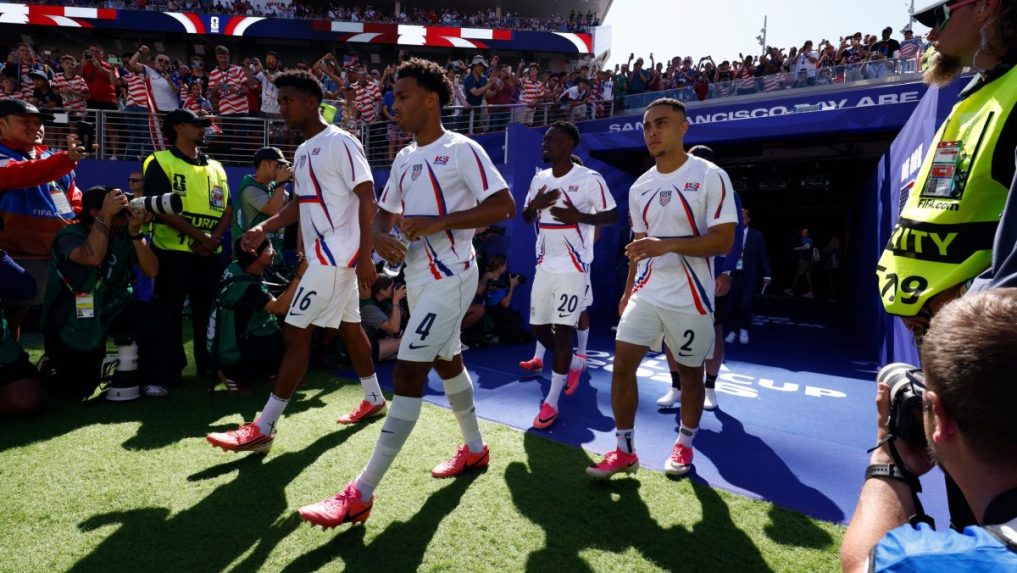 Reprezentácia USA potvrdila v šestnásťfinálovom súboji v Santa Clare úlohu favorita.