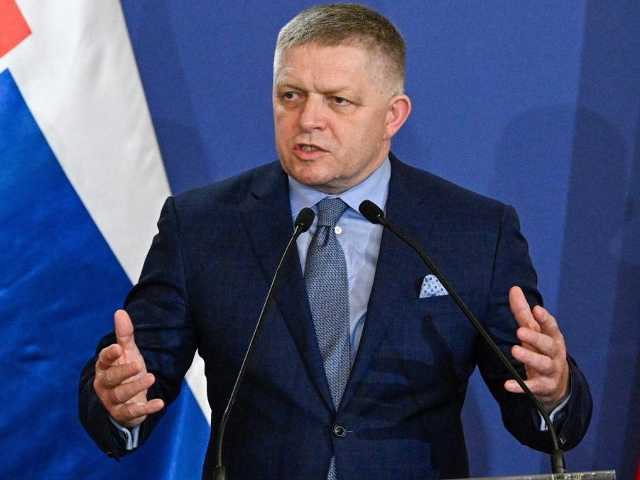 Premiér SR Robert Fico (Smer-SD).