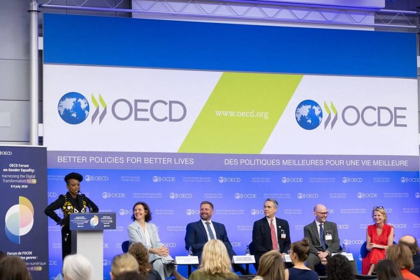 Kamil &Scaron;a&scaron;ko na f&oacute;re OECD v Par&iacute;ži.