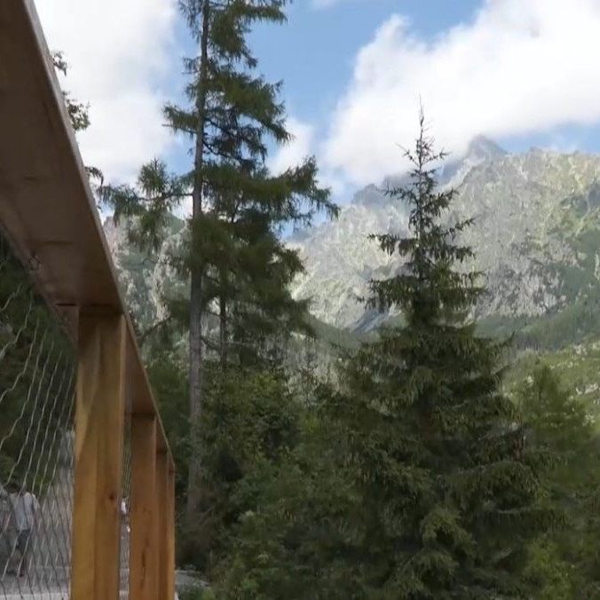 Stavbári počas rekonštrukcie spevnili zosuvné svahy