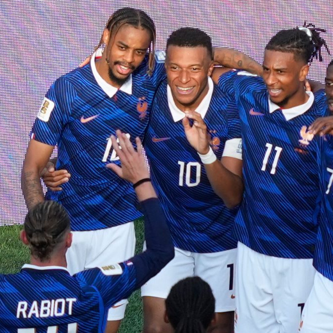 VIDEO: Francúzi potvrdili proti Švédom úlohu favoritov a postúpili do osemfinále MS, hlavnou postavou dvojgólový Mbappe