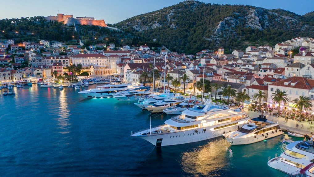 Na snímke chorvátsky ostrov Hvar.