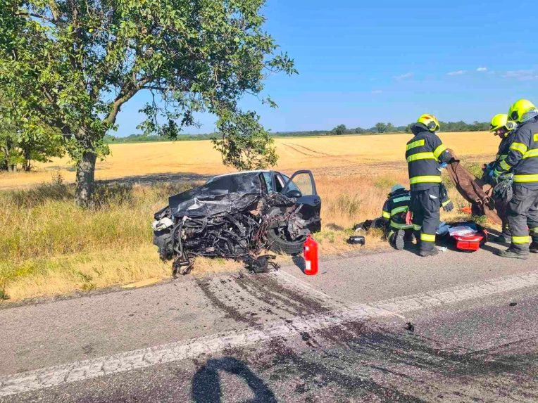 Na sn&iacute;mke miesto dopravnej nehody.