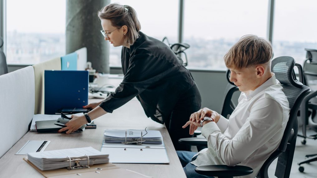 práca