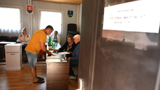 Na Slovensku sa koná v poradí desiate referendum.